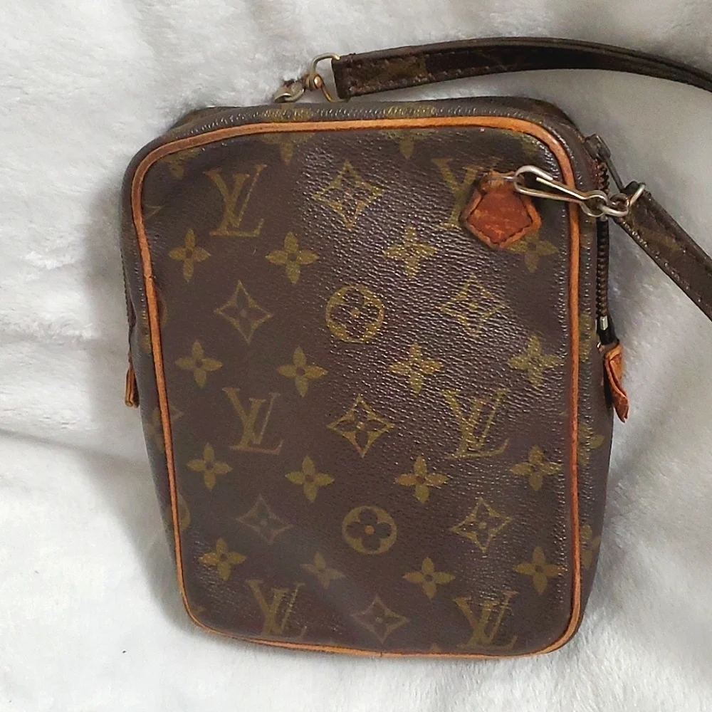 Louis Vuitton Monogram Crossbody Purse